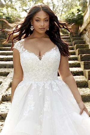 Curvy Bride Wedding Dresses